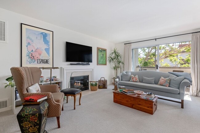 Foto del edificio - El Escorial Villa – East Beach Living at I...