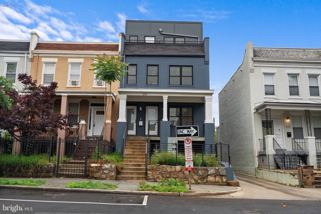 Foto principal - 615 Irving St NW