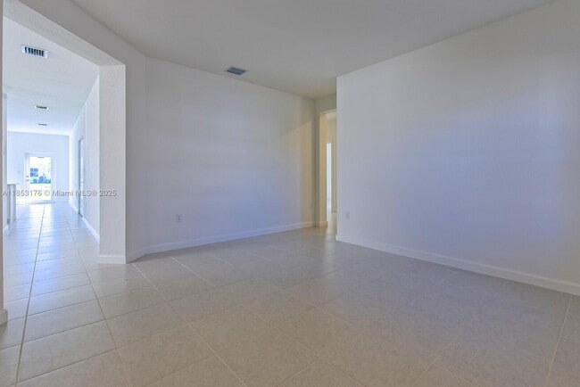 Building Photo - 2425 SE 23rd Rd