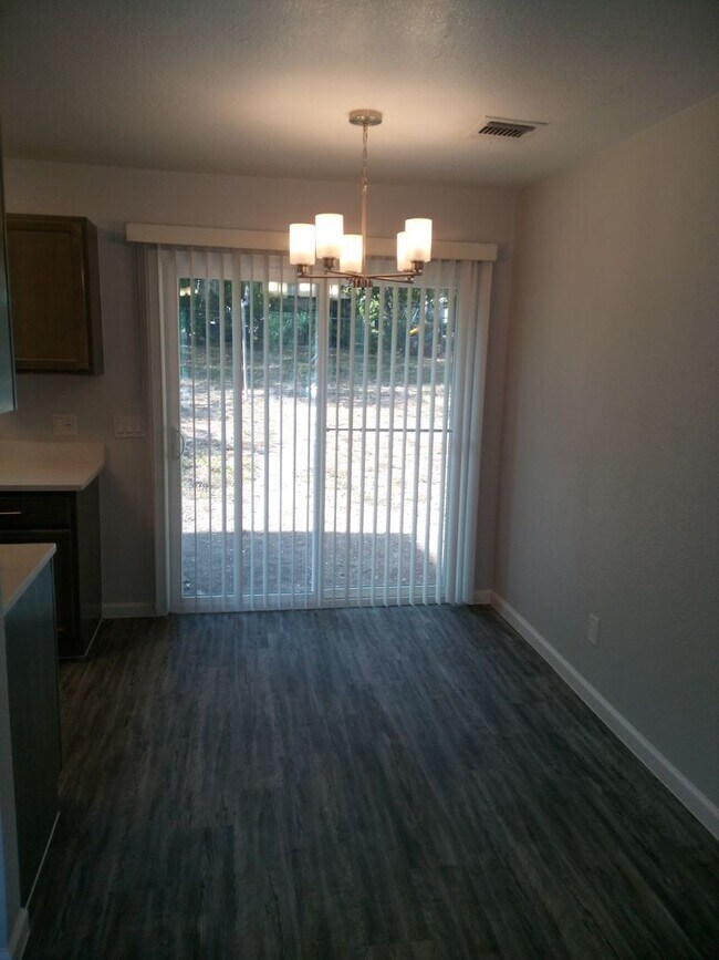 Foto del edificio - Modern 3-Bedroom in San Antonio’s Westside