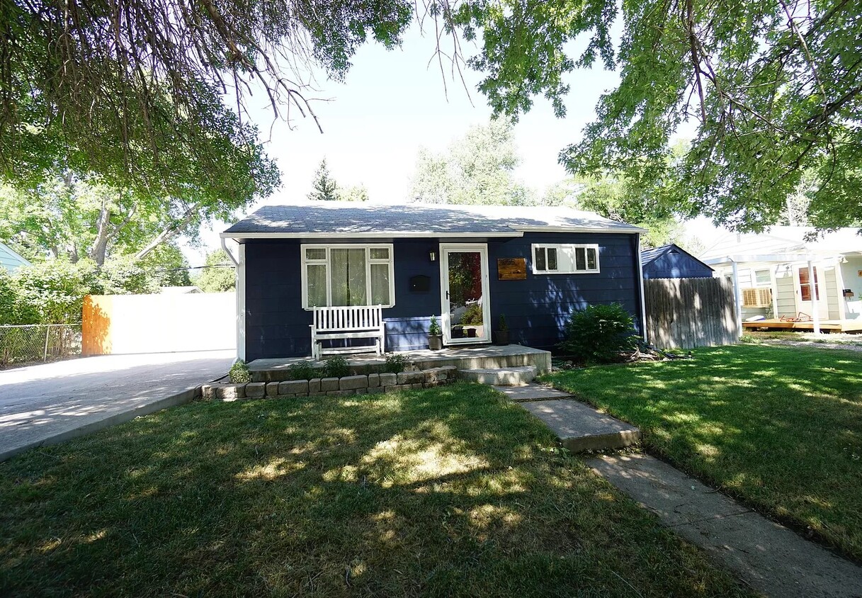 Primary Photo - 2555 S Linley Ct