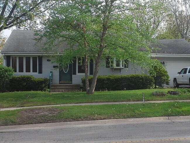 Building Photo - 3307 Rural St
