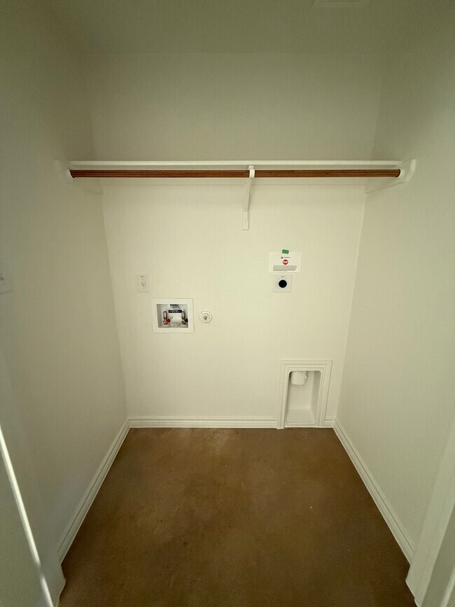 Conexión para lavadora y secadora - 1165 Lindsey Dr