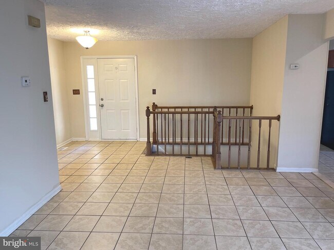 Building Photo - 121 Ivywood Dr