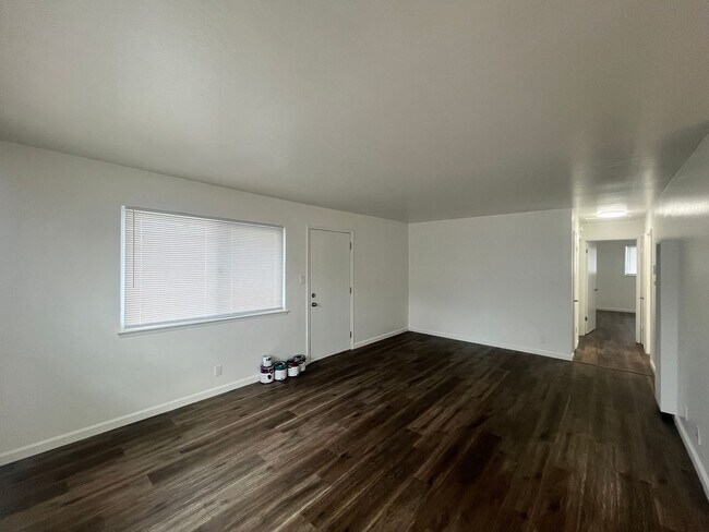 Foto del edificio - Gower Properties - 046-3