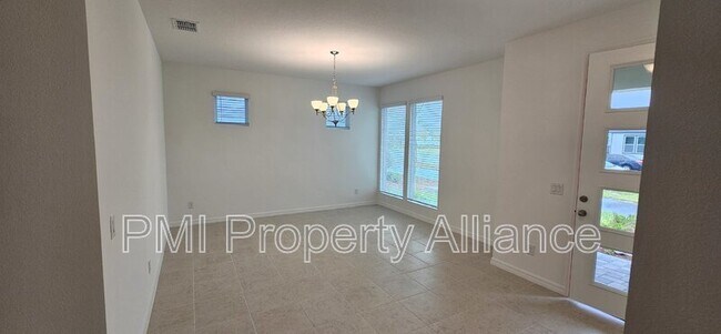 Foto del edificio - 3149 Voyager Ave