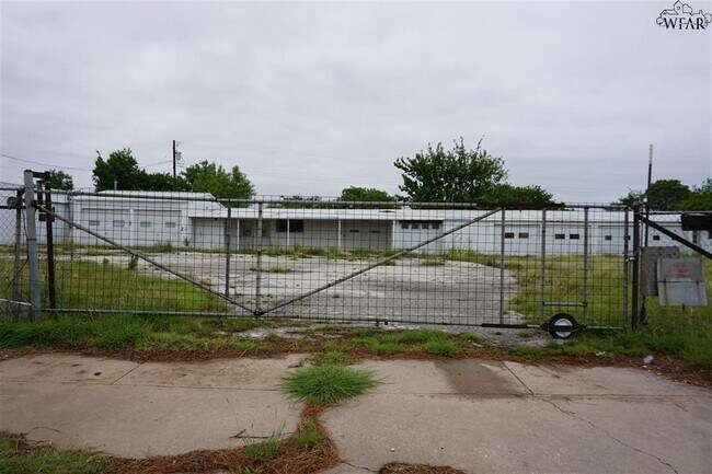 Building Photo - 1604 Missile Rd