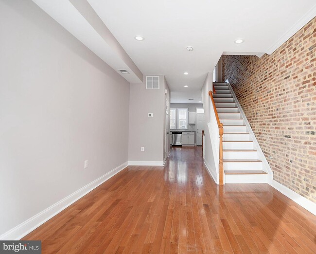 Building Photo - 2212 Prentiss Pl