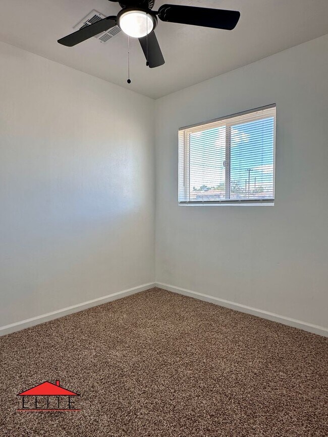 Foto del edificio - Completely Remodeled!