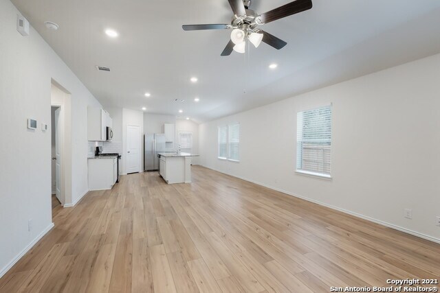 Foto del edificio - 3912 Claystone Canyon