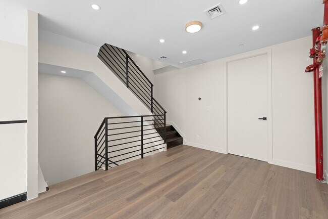 Building Photo - 310 Fenimore St