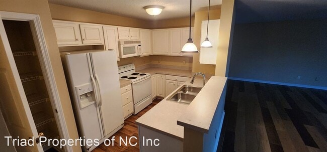 Building Photo - 2 br, 2 bath House - 160 #2C James Rd.