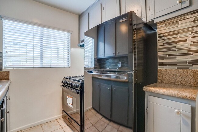 Foto del edificio - 2425 S Ridgeley Dr