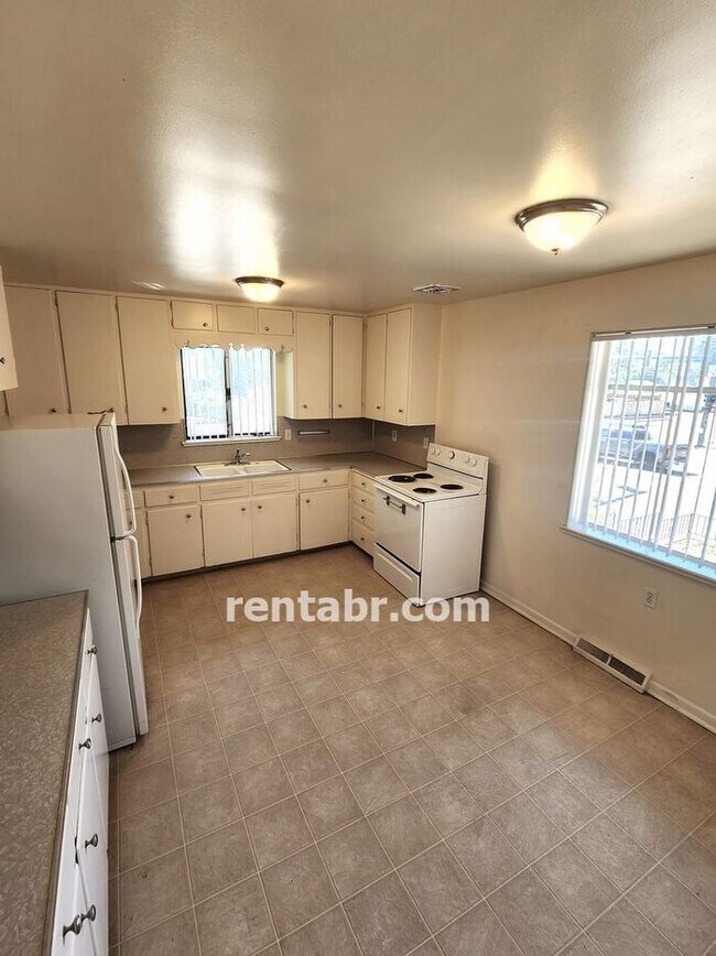 Foto del edificio - Available NOW! Walk to Sloans Lake & Highl...