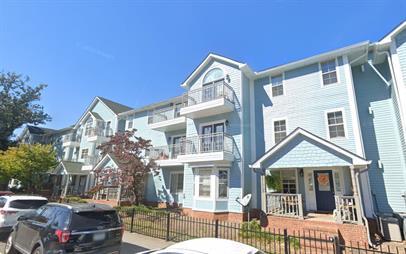 Building Photo - 1603 Queen Anne Way