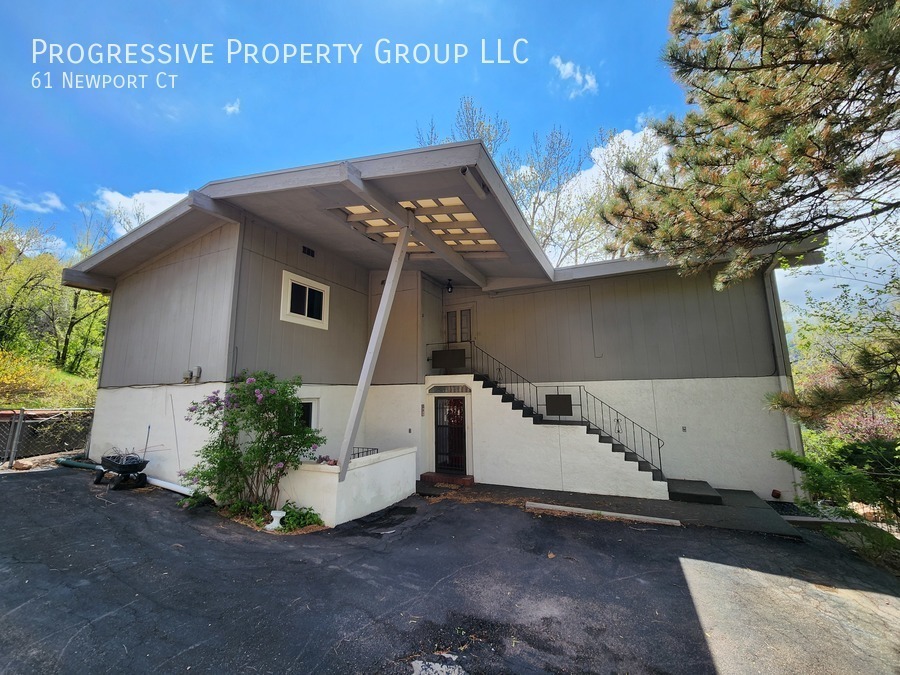 Primary Photo - 61 Newport Cir