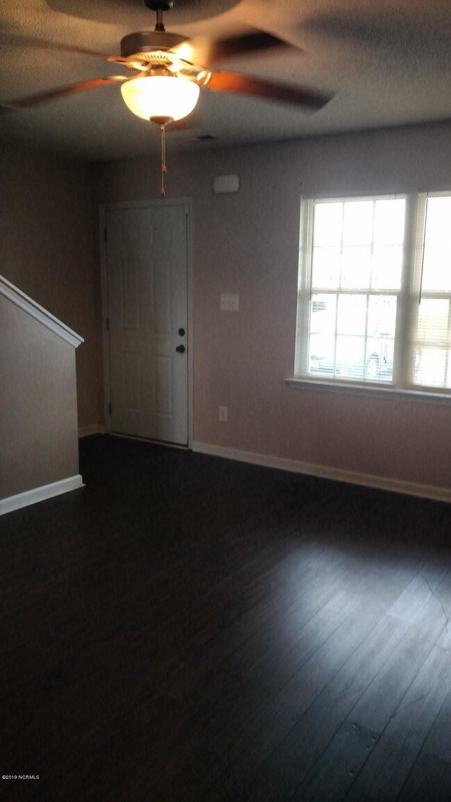 Building Photo - 4003 Grandeur Ave