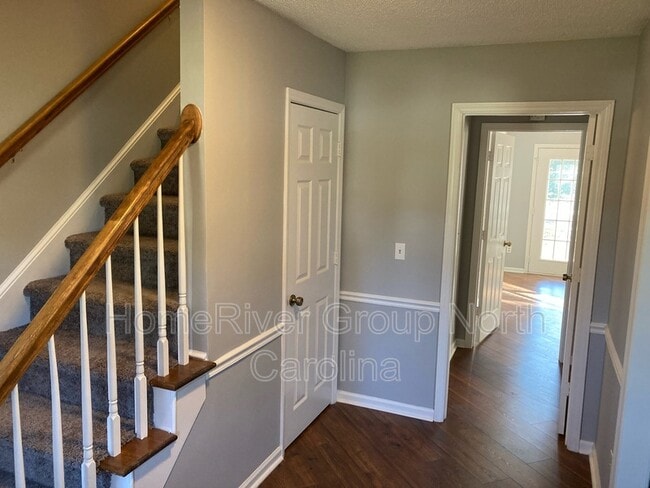 Building Photo - 1400 Coventry Woods Ct