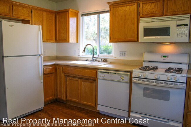 Building Photo - 1 br, 1 bath House - 538 N. Ferrocarril