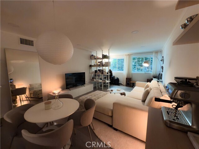 Foto del edificio - 532 N Rossmore Ave