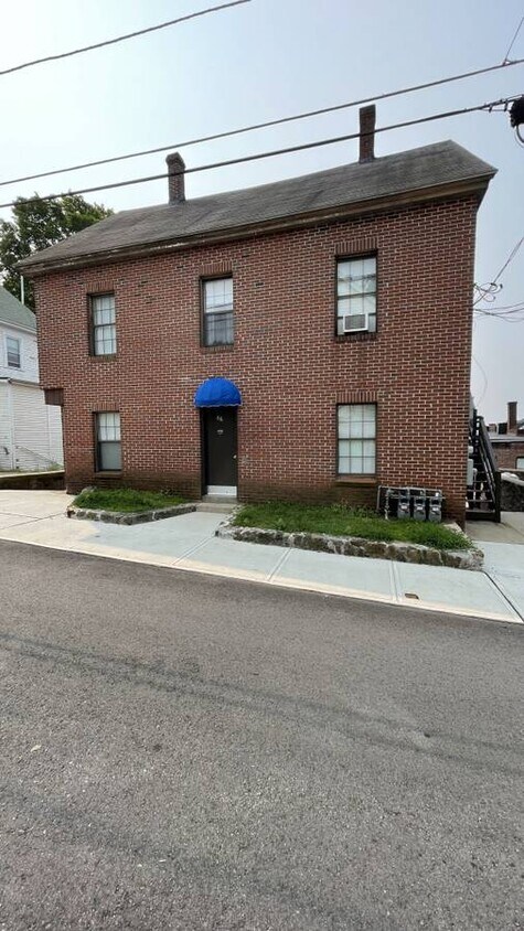 Primary Photo - 66 Devens St