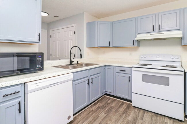 Standard Renovation - The Oaks Apartments