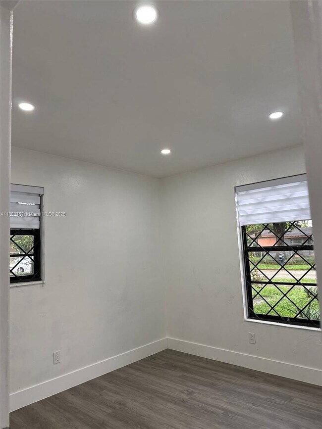 Building Photo - 1772 NW 34th Ave