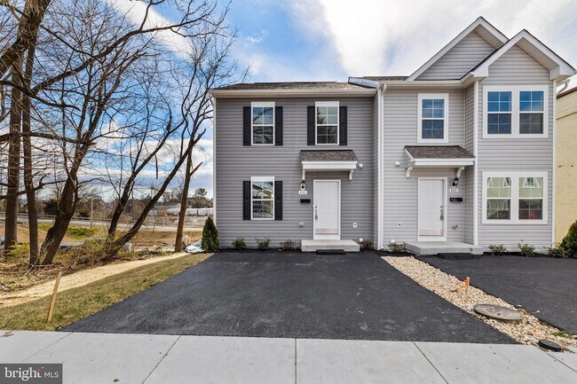 Foto del edificio - 444 Carrolton Ave