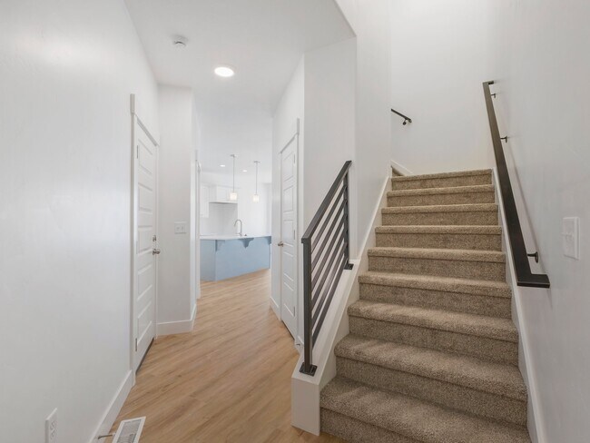 Building Photo - 4628 W Boseman Ln