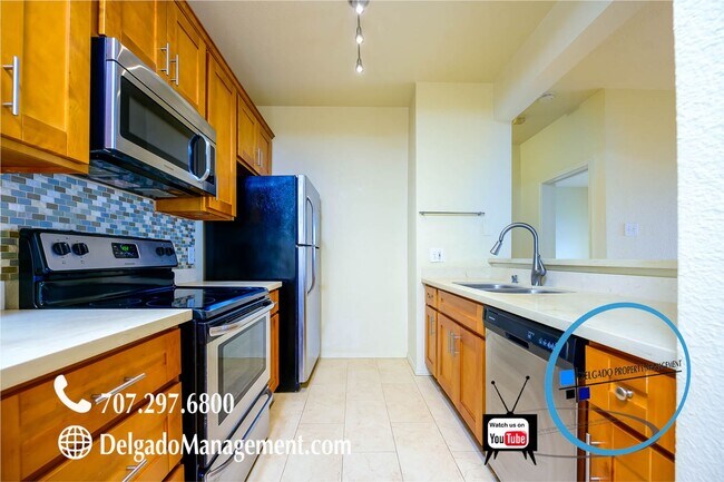 Foto del edificio - Glen Cove Condo Available