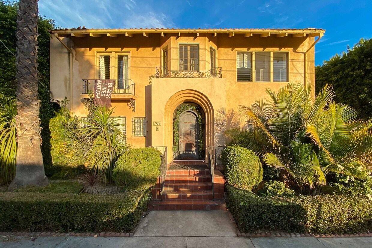 Foto principal - 1734 N Mariposa Ave