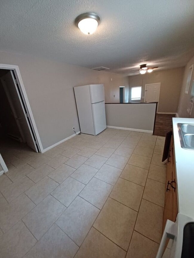 Building Photo - 2BD/1BA Duplex in Morganton