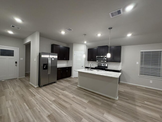 Foto del edificio - 7722 Beaufort Ln