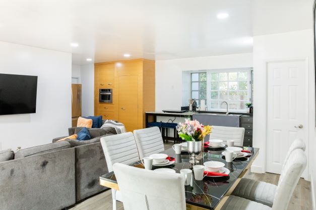 Living/Dinning Room - 4821 Don Juan Plz