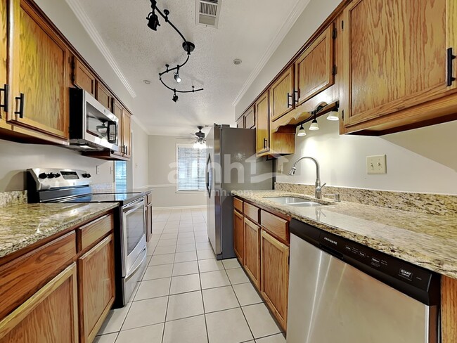 Foto del edificio - 7007 Meadowlands Pl