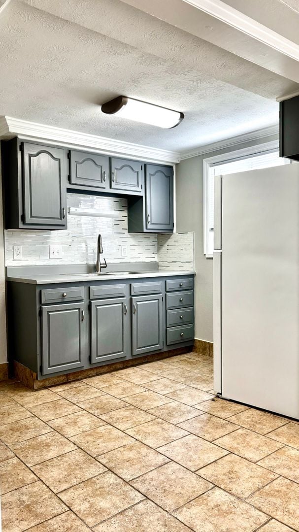 Foto del edificio - Spacious 3-Bed Townhome with Garage in Day...