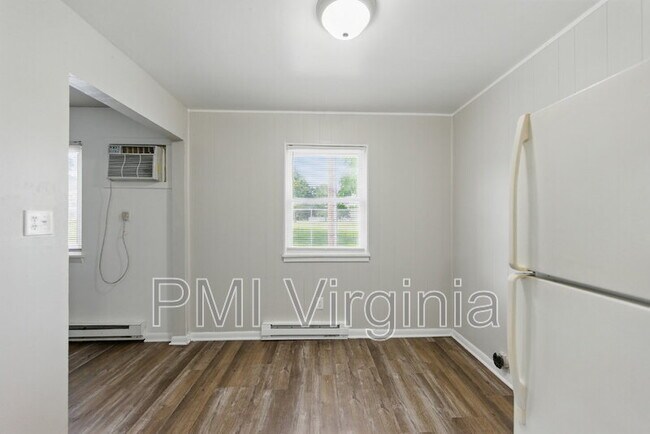 Foto del edificio - 2421 Courtney Ave