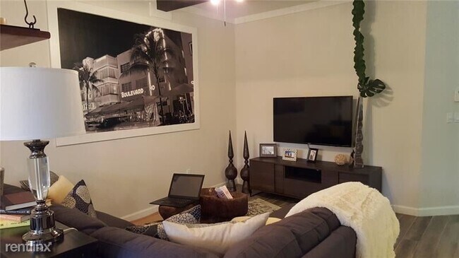 Building Photo - 3 br, 2.5 bath Townhome - 3991 Allerdale Pl