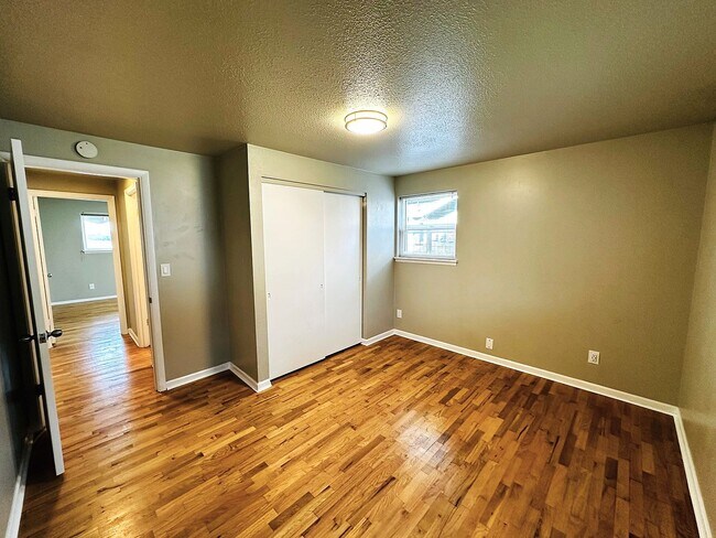 Foto del edificio - 3601 N Bristol St