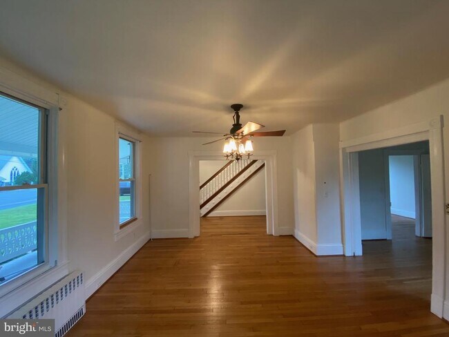 Foto del edificio - 704 Highland Rd