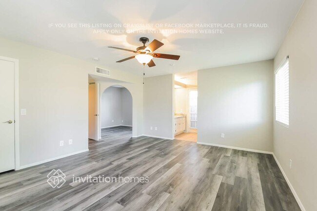 Foto del edificio - 4976 W Charleston Ave