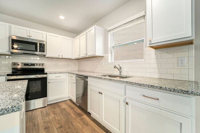 Foto del edificio - 2319 Richardson Ct