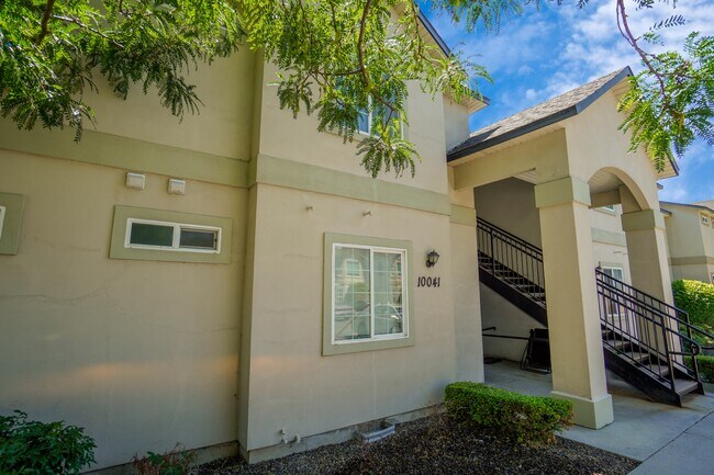 Foto del edificio - 10041 W Garverdale Ln