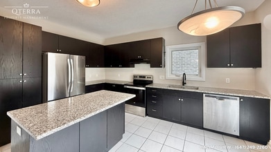 Building Photo - 132 Ridgemount St