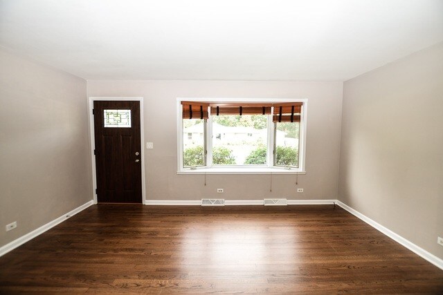 Foto del edificio - 17875 W Greentree Rd