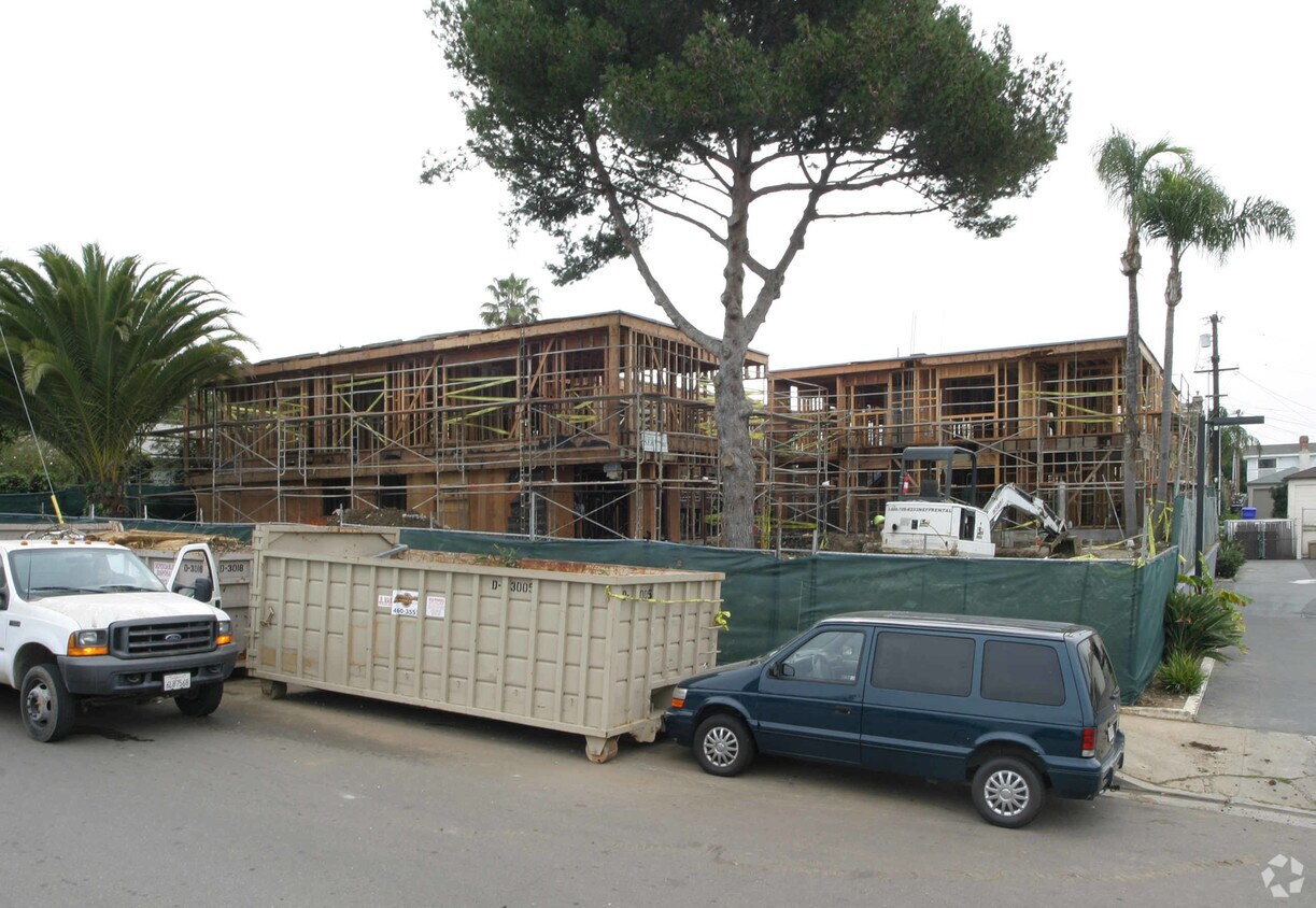 Primary Photo - 525 Marine St
