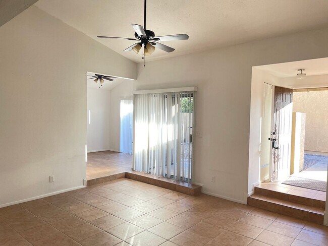Foto del edificio - TEMPE 3 BEDROOM, 2 BATH CONDO W/COMMUNITY ...
