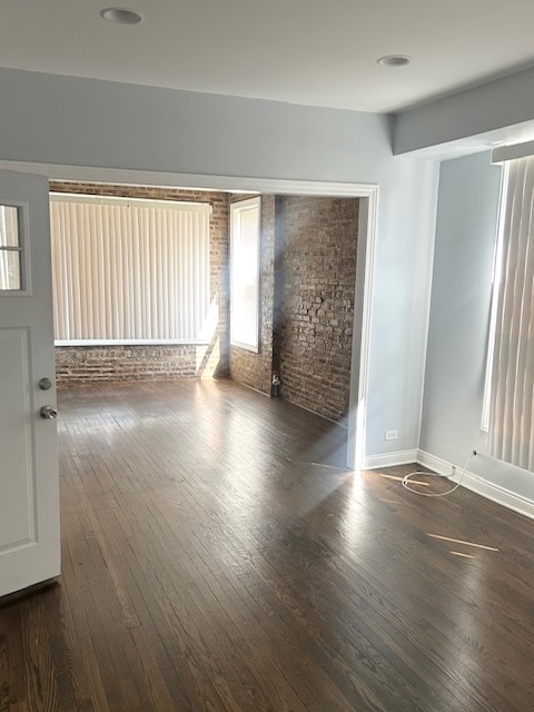 Building Photo - 627 E 89th Pl
