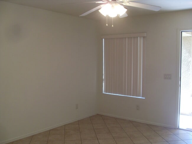 Building Photo - Unfurnished three bed home Los Arroyos