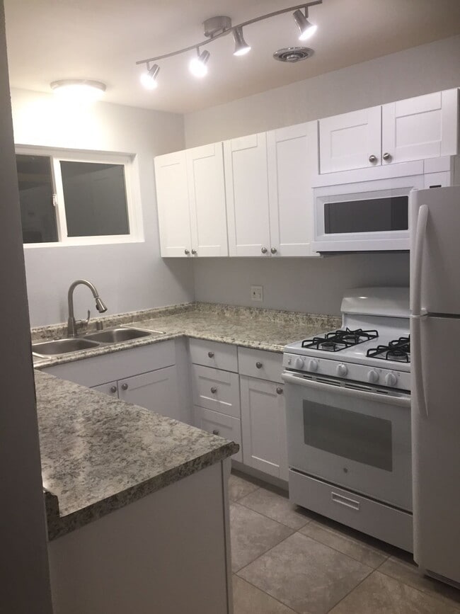 Building Photo - Belli Apartments